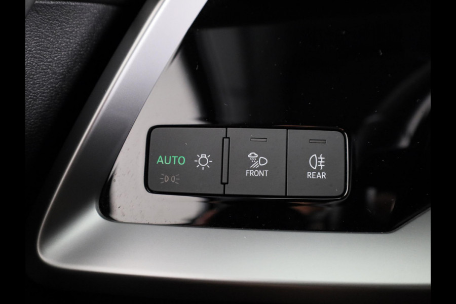 Audi A3 Sportback 30 TFSI Business edition 110 pk S-tronic | Navigatie | Parkeersensoren achter | Autom. airco | Apple Carplay/Android Auto | LED koplampen |