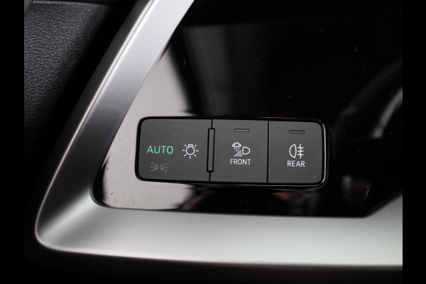 Audi A3 Sportback 30 TFSI Business edition 110 pk S-tronic | Navigatie | Parkeersensoren achter | Autom. airco | Apple Carplay/Android Auto | LED koplampen |