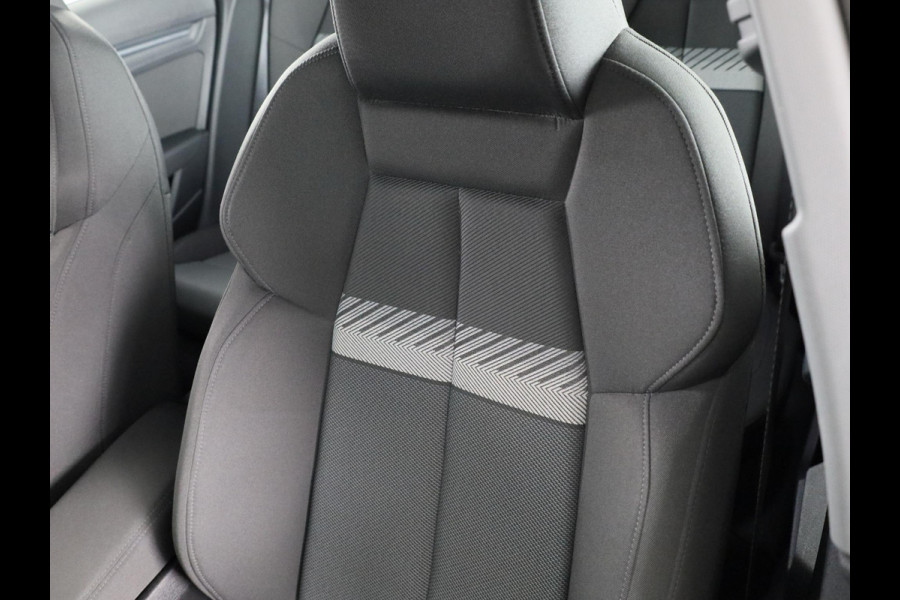 Audi A3 Sportback 30 TFSI Business edition 110 pk S-tronic | Navigatie | Parkeersensoren achter | Autom. airco | Apple Carplay/Android Auto | LED koplampen |