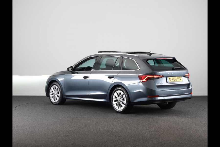 Škoda Octavia Combi 1.0 e-TSI Business Edition Plus 110 pk Automaat (DSG) | Navigatie | Panoramadak | Elektr. trekhaak | Parkeersensoren | Achteruitrijcamera | Autom. airco (3 zones) |