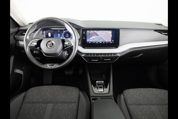 Škoda Octavia Combi 1.0 e-TSI Business Edition Plus 110 pk Automaat (DSG) | Navigatie | Panoramadak | Elektr. trekhaak | Parkeersensoren | Achteruitrijcamera | Autom. airco (3 zones) |