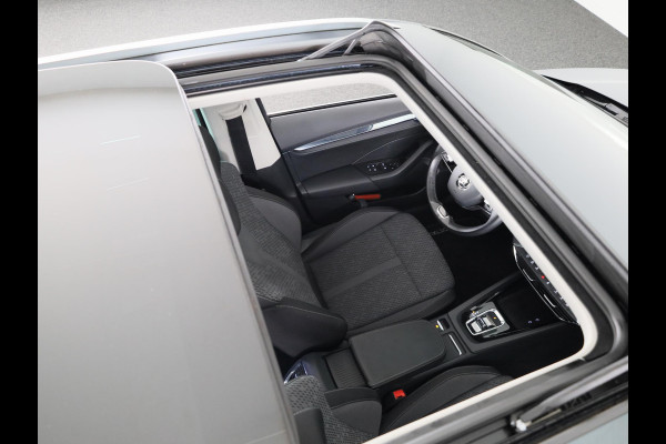 Škoda Octavia Combi 1.0 e-TSI Business Edition Plus 110 pk Automaat (DSG) | Navigatie | Panoramadak | Elektr. trekhaak | Parkeersensoren | Achteruitrijcamera | Autom. airco (3 zones) |