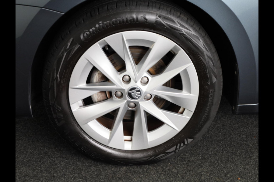 Škoda Octavia Combi 1.0 e-TSI Business Edition Plus 110 pk Automaat (DSG) | Navigatie | Panoramadak | Elektr. trekhaak | Parkeersensoren | Achteruitrijcamera | Autom. airco (3 zones) |