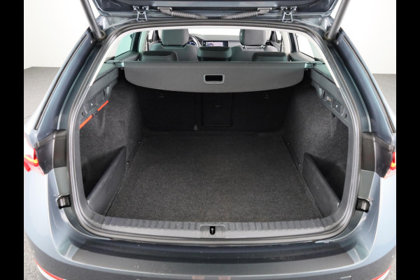 Škoda Octavia Combi 1.0 e-TSI Business Edition Plus 110 pk Automaat (DSG) | Navigatie | Panoramadak | Elektr. trekhaak | Parkeersensoren | Achteruitrijcamera | Autom. airco (3 zones) |