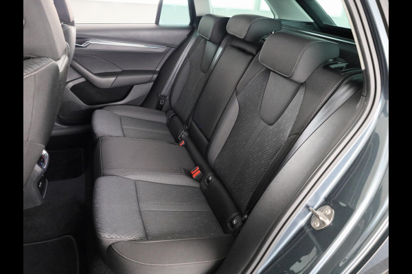 Škoda Octavia Combi 1.0 e-TSI Business Edition Plus 110 pk Automaat (DSG) | Navigatie | Panoramadak | Elektr. trekhaak | Parkeersensoren | Achteruitrijcamera | Autom. airco (3 zones) |