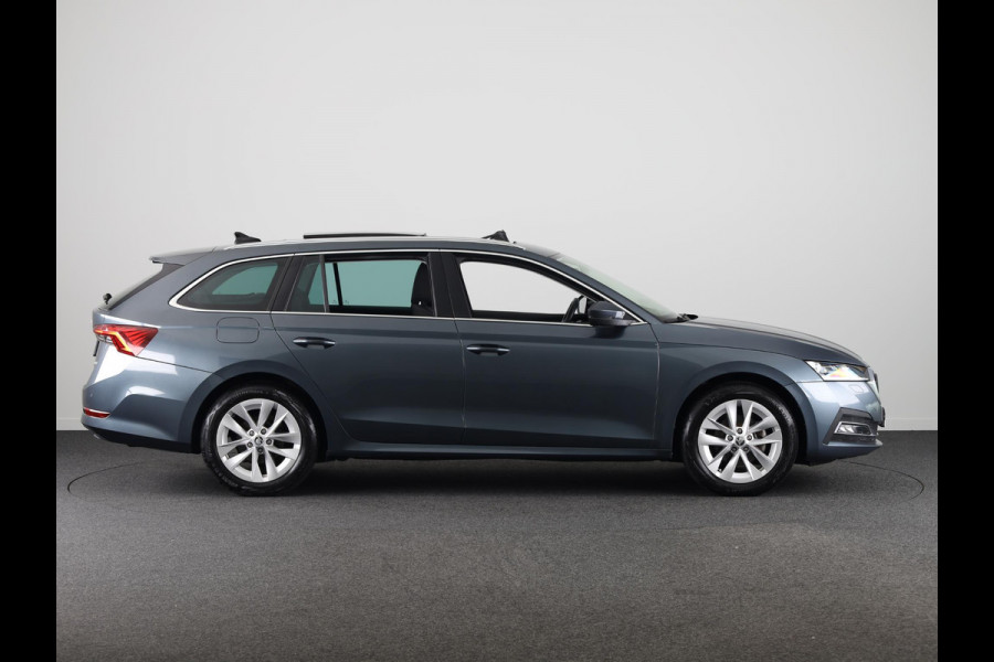 Škoda Octavia Combi 1.0 e-TSI Business Edition Plus 110 pk Automaat (DSG) | Navigatie | Panoramadak | Elektr. trekhaak | Parkeersensoren | Achteruitrijcamera | Autom. airco (3 zones) |