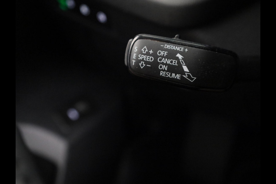 Škoda Octavia Combi 1.0 e-TSI Business Edition Plus 110 pk Automaat (DSG) | Navigatie | Panoramadak | Elektr. trekhaak | Parkeersensoren | Achteruitrijcamera | Autom. airco (3 zones) |