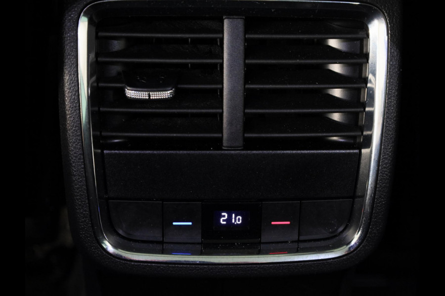 Škoda Octavia Combi 1.0 e-TSI Business Edition Plus 110 pk Automaat (DSG) | Navigatie | Panoramadak | Elektr. trekhaak | Parkeersensoren | Achteruitrijcamera | Autom. airco (3 zones) |