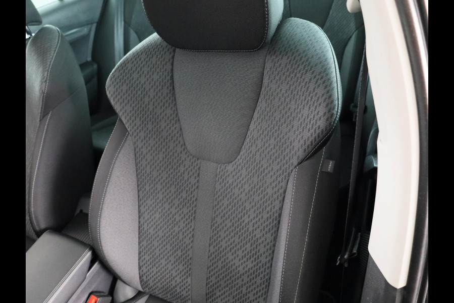 Škoda Octavia Combi 1.0 e-TSI Business Edition Plus 110 pk Automaat (DSG) | Navigatie | Panoramadak | Elektr. trekhaak | Parkeersensoren | Achteruitrijcamera | Autom. airco (3 zones) |