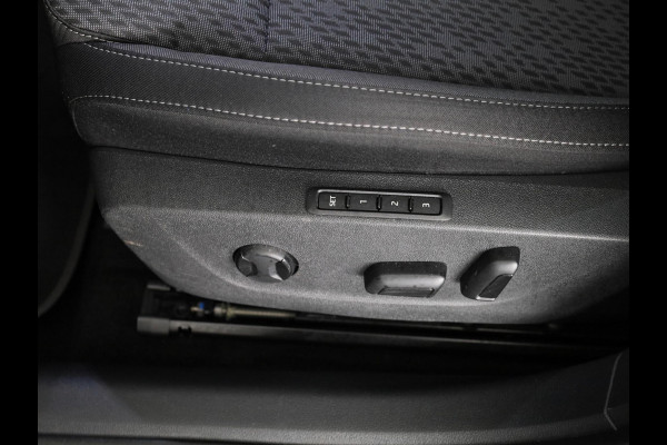 Škoda Octavia Combi 1.0 e-TSI Business Edition Plus 110 pk Automaat (DSG) | Navigatie | Panoramadak | Elektr. trekhaak | Parkeersensoren | Achteruitrijcamera | Autom. airco (3 zones) |
