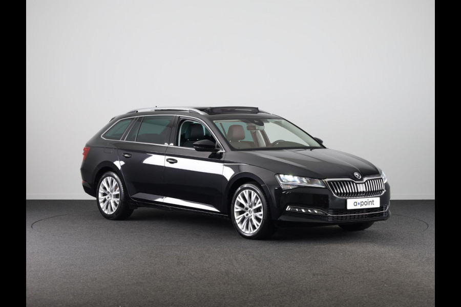 Škoda Superb Combi 1.5 TSI ACT Sportline Business 150 pk Automaat (DSG) | Private lease vanaf 699,-- | Verlengde garantie | Navigatie | Panoramadak | Elektr. trekhaak | Parkeersensoren | Achteruitrijcamera |