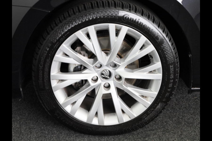 Škoda Superb Combi 1.5 TSI ACT Sportline Business 150 pk Automaat (DSG) | Private lease vanaf 699,-- | Verlengde garantie | Navigatie | Panoramadak | Elektr. trekhaak | Parkeersensoren | Achteruitrijcamera |