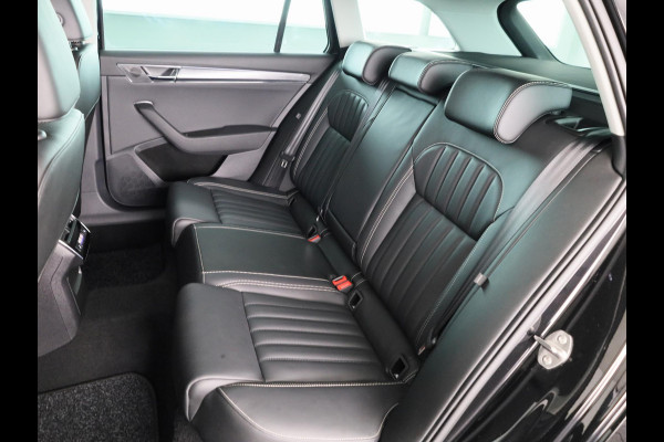 Škoda Superb Combi 1.5 TSI ACT Sportline Business 150 pk Automaat (DSG) | Private lease vanaf 699,-- | Verlengde garantie | Navigatie | Panoramadak | Elektr. trekhaak | Parkeersensoren | Achteruitrijcamera |