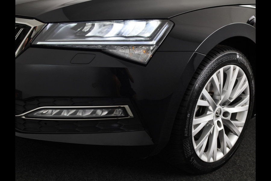 Škoda Superb Combi 1.5 TSI ACT Sportline Business 150 pk Automaat (DSG) | Private lease vanaf 699,-- | Verlengde garantie | Navigatie | Panoramadak | Elektr. trekhaak | Parkeersensoren | Achteruitrijcamera |