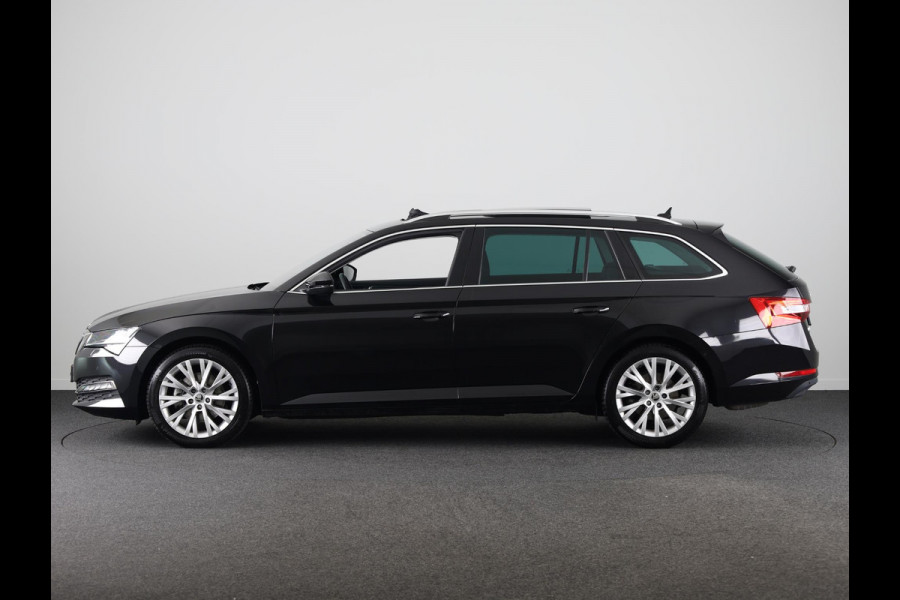 Škoda Superb Combi 1.5 TSI ACT Sportline Business 150 pk Automaat (DSG) | Private lease vanaf 699,-- | Verlengde garantie | Navigatie | Panoramadak | Elektr. trekhaak | Parkeersensoren | Achteruitrijcamera |