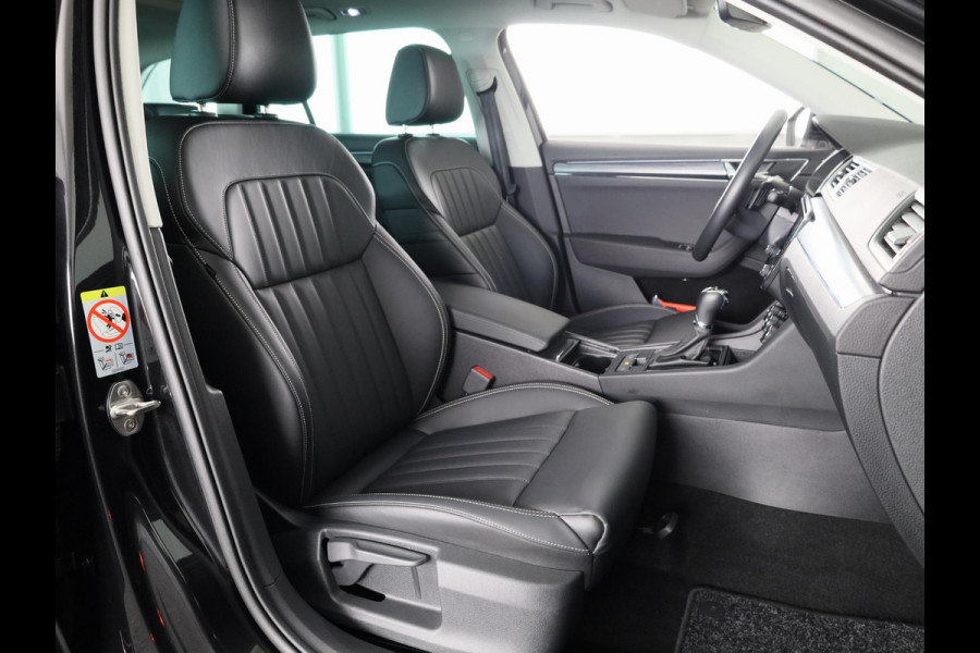 Škoda Superb Combi 1.5 TSI ACT Sportline Business 150 pk Automaat (DSG) | Private lease vanaf 699,-- | Verlengde garantie | Navigatie | Panoramadak | Elektr. trekhaak | Parkeersensoren | Achteruitrijcamera |