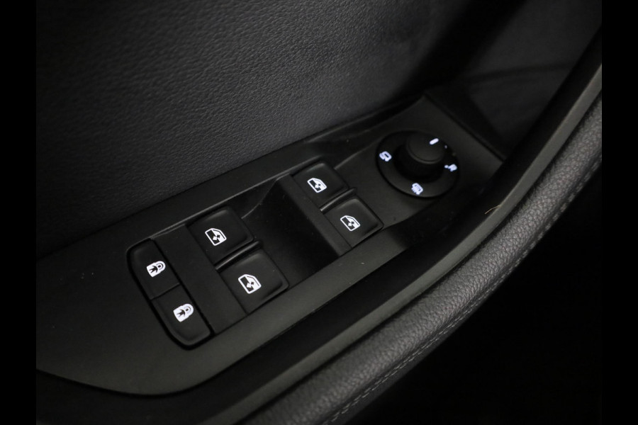 Škoda Superb Combi 1.5 TSI ACT Sportline Business 150 pk Automaat (DSG) | Private lease vanaf 699,-- | Verlengde garantie | Navigatie | Panoramadak | Elektr. trekhaak | Parkeersensoren | Achteruitrijcamera |