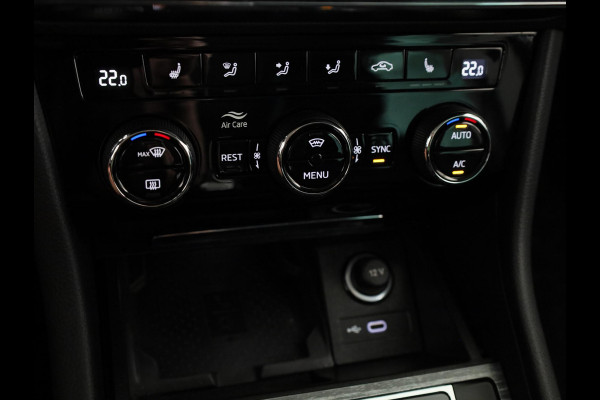 Škoda Superb Combi 1.5 TSI ACT Sportline Business 150 pk Automaat (DSG) | Private lease vanaf 699,-- | Verlengde garantie | Navigatie | Panoramadak | Elektr. trekhaak | Parkeersensoren | Achteruitrijcamera |