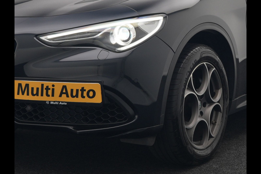 Alfa Romeo Stelvio 2.0 T AWD Super Q4 Automaat 200pk Dealer O.H | Trekhaak Afneembaar | Adaptive Cruise | Camera | Blis | Lederen Sportstoelen Memory & Verwarmd | Navigatie | DAB |