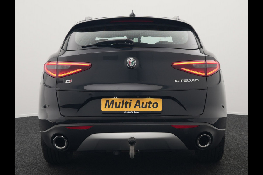 Alfa Romeo Stelvio 2.0 T AWD Super Q4 Automaat 200pk Dealer O.H | Trekhaak Afneembaar | Adaptive Cruise | Camera | Blis | Lederen Sportstoelen Memory & Verwarmd | Navigatie | DAB |
