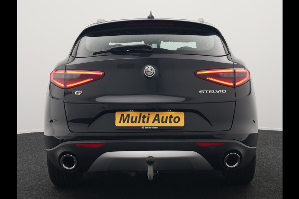 Alfa Romeo Stelvio 2.0 T AWD Super Q4 Automaat 200pk Dealer O.H | Trekhaak Afneembaar | Adaptive Cruise | Camera | Blis | Lederen Sportstoelen Memory & Verwarmd | Navigatie | DAB |