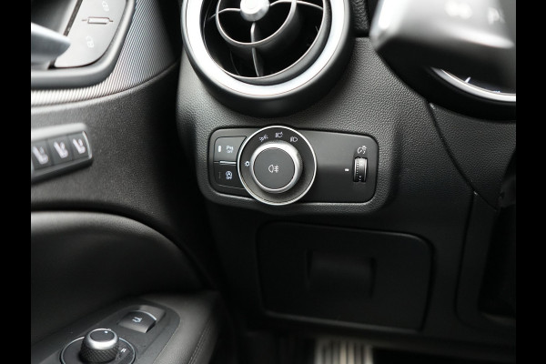 Alfa Romeo Stelvio 2.0 T AWD Super Q4 Automaat 200pk Dealer O.H | Trekhaak Afneembaar | Adaptive Cruise | Camera | Blis | Lederen Sportstoelen Memory & Verwarmd | Navigatie | DAB |