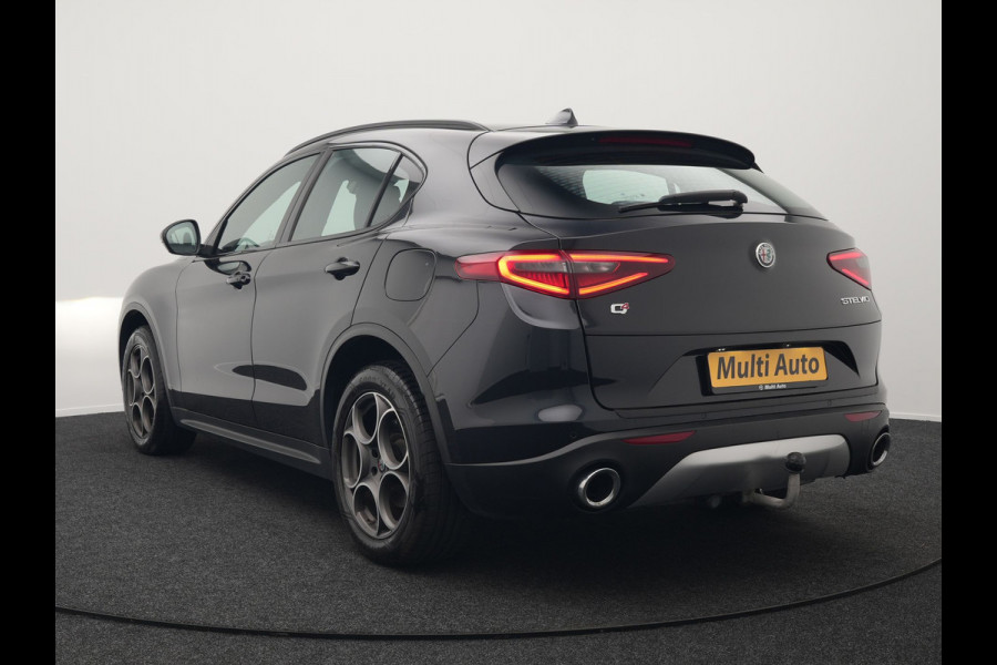 Alfa Romeo Stelvio 2.0 T AWD Super Q4 Automaat 200pk Dealer O.H | Trekhaak Afneembaar | Adaptive Cruise | Camera | Blis | Lederen Sportstoelen Memory & Verwarmd | Navigatie | DAB |