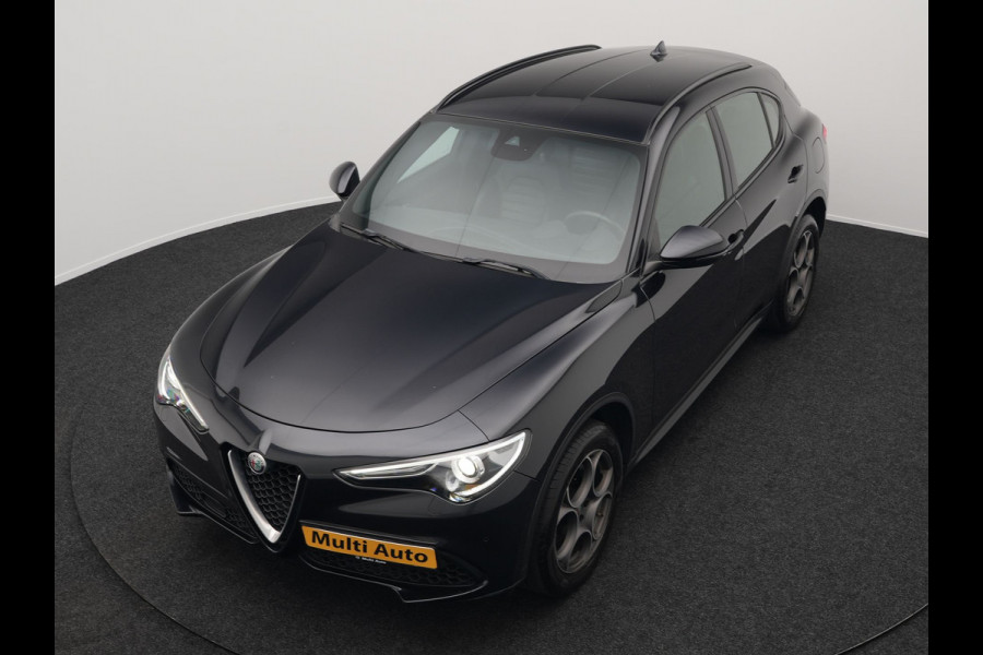 Alfa Romeo Stelvio 2.0 T AWD Super Q4 Automaat 200pk Dealer O.H | Trekhaak Afneembaar | Adaptive Cruise | Camera | Blis | Lederen Sportstoelen Memory & Verwarmd | Navigatie | DAB |