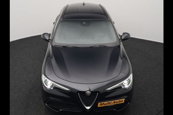 Alfa Romeo Stelvio 2.0 T AWD Super Q4 Automaat 200pk Dealer O.H | Trekhaak Afneembaar | Adaptive Cruise | Camera | Blis | Lederen Sportstoelen Memory & Verwarmd | Navigatie | DAB |