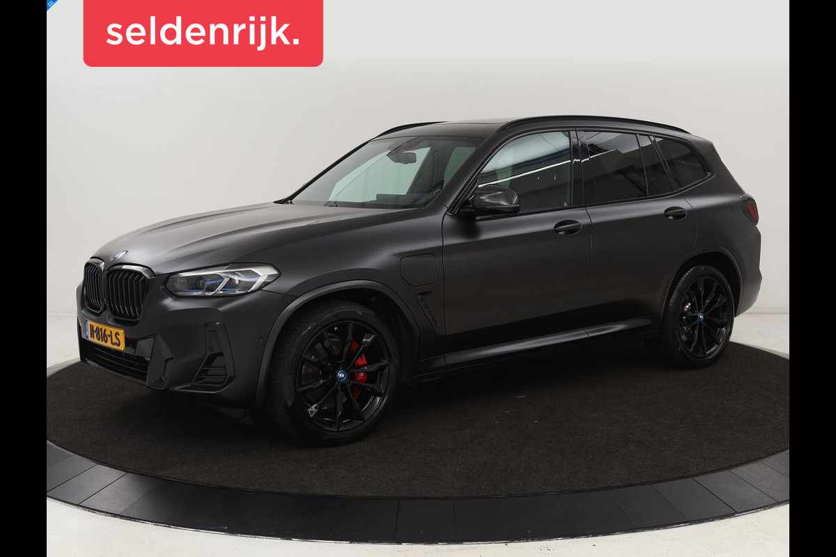 BMW X3 xDrive30e M Sport | Panoramadak | Leder | Head-Up | LaserLight | Trekhaak | Stoelverwarming | Camera | Carplay | Live Cockpit | Sportstoelen | Navigatie | Individual Lak | PHEV | Plug In