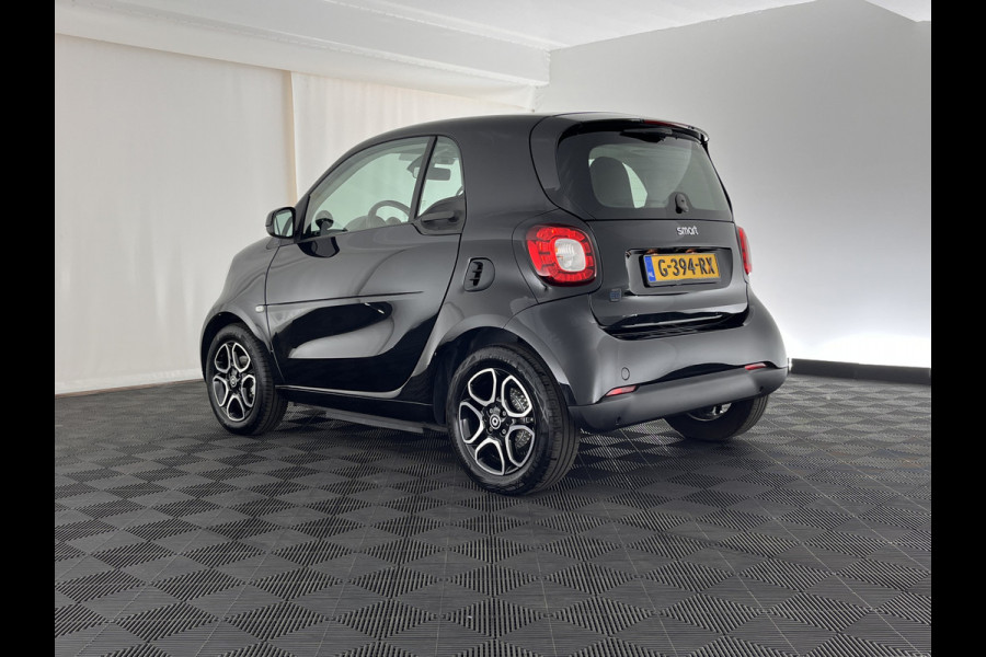 Smart Fortwo EQ Business Solution 18 kWh [3-Fase] ( SOH-93%) Aut. *PANO | LUXURY-LEATHER | NAVI-FULLMAP | CAMERA | HEATED-COMFORTSEATS | AIRCO | CRUISE | AMBIENT-LIGHT | 15''ALU*