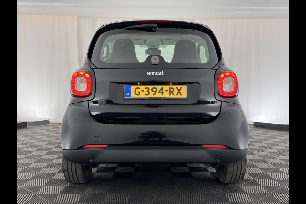 Smart Fortwo EQ Business Solution 18 kWh [3-Fase] ( SOH-93%) Aut. *PANO | LUXURY-LEATHER | NAVI-FULLMAP | CAMERA | HEATED-COMFORTSEATS | AIRCO | CRUISE | AMBIENT-LIGHT | 15''ALU*