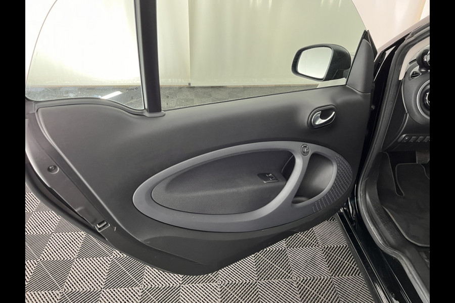 Smart Fortwo EQ Business Solution 18 kWh [3-Fase] ( SOH-93%) Aut. *PANO | LUXURY-LEATHER | NAVI-FULLMAP | CAMERA | HEATED-COMFORTSEATS | AIRCO | CRUISE | AMBIENT-LIGHT | 15''ALU*
