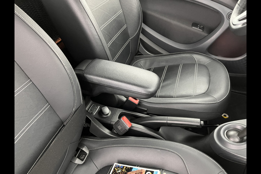 Smart Fortwo EQ Business Solution 18 kWh [3-Fase] ( SOH-93%) Aut. *PANO | LUXURY-LEATHER | NAVI-FULLMAP | CAMERA | HEATED-COMFORTSEATS | AIRCO | CRUISE | AMBIENT-LIGHT | 15''ALU*