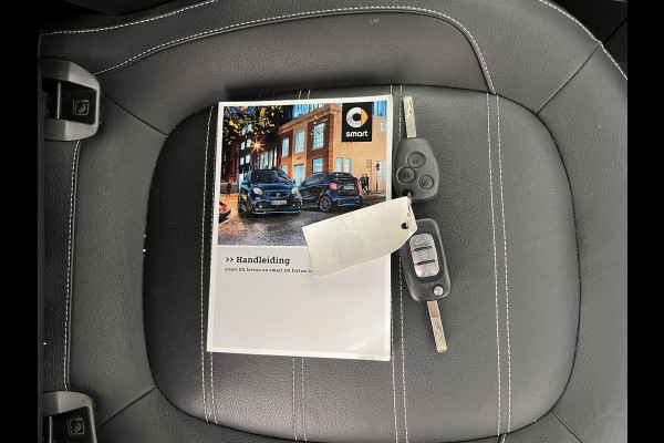 Smart Fortwo EQ Business Solution 18 kWh [3-Fase] ( SOH-93%) Aut. *PANO | LUXURY-LEATHER | NAVI-FULLMAP | CAMERA | HEATED-COMFORTSEATS | AIRCO | CRUISE | AMBIENT-LIGHT | 15''ALU*