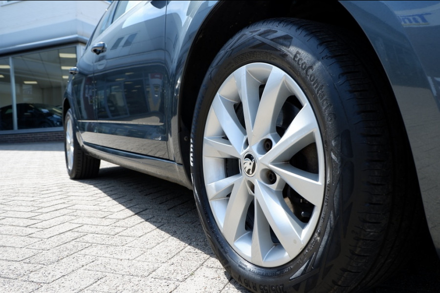 Škoda Octavia Combi 1.0 TSI Grt Amb. Bns/ NAVI+Parkr Hulp/ Incl. 12 mnd BOVAG