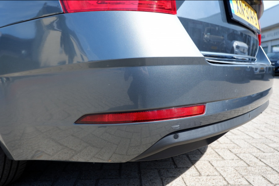 Škoda Octavia Combi 1.0 TSI Grt Amb. Bns/ NAVI+Parkr Hulp/ Incl. 12 mnd BOVAG