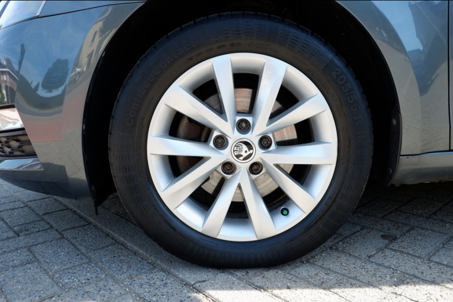 Škoda Octavia Combi 1.0 TSI Grt Amb. Bns/ NAVI+Parkr Hulp/ Incl. 12 mnd BOVAG