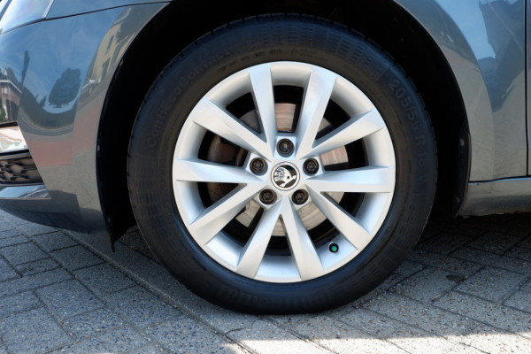 Škoda Octavia Combi 1.0 TSI Grt Amb. Bns/ NAVI+Parkr Hulp/ Incl. 12 mnd BOVAG