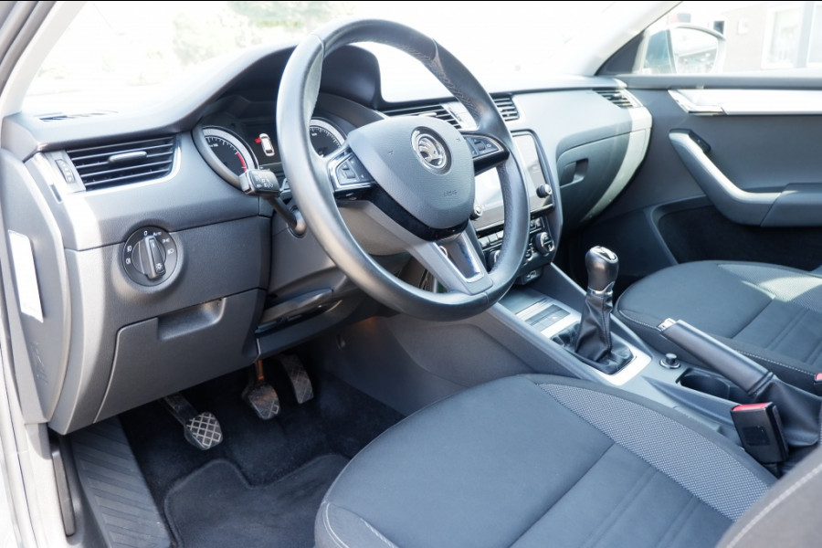 Škoda Octavia Combi 1.0 TSI Grt Amb. Bns/ NAVI+Parkr Hulp/ Incl. 12 mnd BOVAG