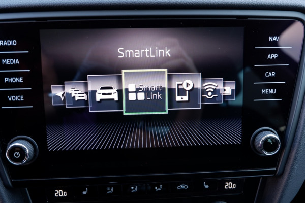 Škoda Octavia Combi 1.0 TSI Grt Amb. Bns/ NAVI+Parkr Hulp/ Incl. 12 mnd BOVAG