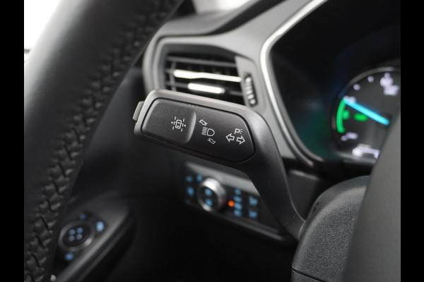 Ford Kuga 2.5 Titanium X PHEV Plug-In Hybrid VAN: 24.900,- VOOR: 21.877,- US HERFSTVOORDEEL: 3.023,- Camera | B&O Audio | Stoel- & Stuurverwarming | Elektrische Kofferbak | Rijklaar met 12 mnd BOVAG Garantie