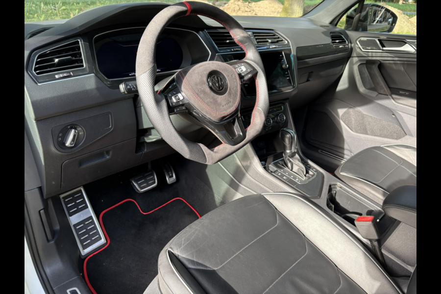 Volkswagen Tiguan 1.4 TSI ACT R Line NL-AUTO PANO/NAVI/TREKHAAK/360/ACC