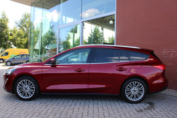 Ford FOCUS Wagon 1.0 EcoBoost 125 PK Titanium Business | Winterpack | 17 Inch Lichtmetalen Velgen | Privacy Glass | Electrische achterklep |Head Up | LED | Adaptieve Cruise Control | Camera | Navi | Climate Control