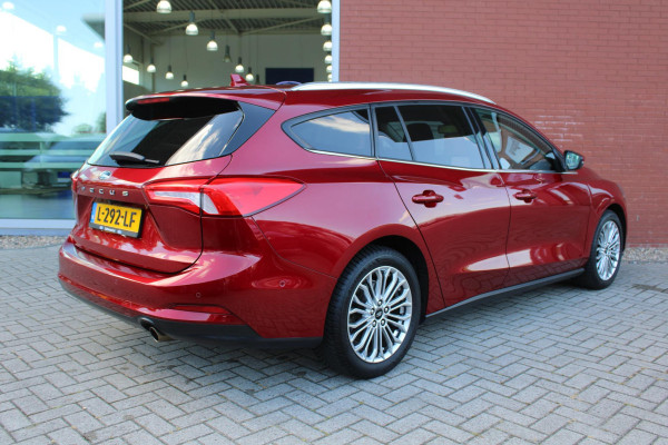 Ford FOCUS Wagon 1.0 EcoBoost 125 PK Titanium Business | Winterpack | 17 Inch Lichtmetalen Velgen | Privacy Glass | Electrische achterklep |Head Up | LED | Adaptieve Cruise Control | Camera | Navi | Climate Control