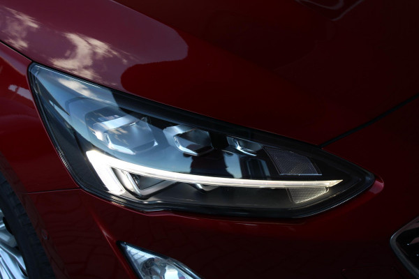 Ford FOCUS Wagon 1.0 EcoBoost 125 PK Titanium Business | Winterpack | 17 Inch Lichtmetalen Velgen | Privacy Glass | Electrische achterklep |Head Up | LED | Adaptieve Cruise Control | Camera | Navi | Climate Control
