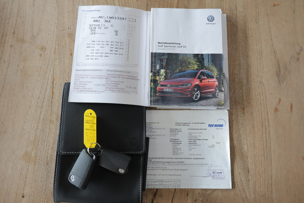 Volkswagen Golf Sportsvan 1.5 TSI ACT Highline IQ Drive ACC Navi Carplay Lane+Park Ass. Clima Stoelvw '19