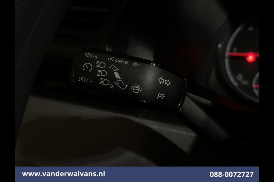 Volkswagen Transporter 2.0 TDI L2H1 Euro6 Airco | Apple Carplay | Android Auto | Trekhaak | Cruisecontrol Parkeersensoren