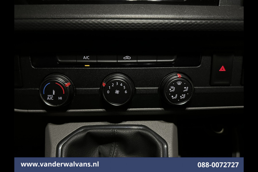 Volkswagen Transporter 2.0 TDI L2H1 Euro6 Airco | Apple Carplay | Android Auto | Trekhaak | Cruisecontrol Parkeersensoren