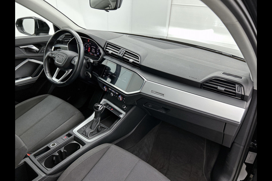 Audi Q3 35 TFSI Advanced edition Plus(Goed OnderH, Navi, Carplay, StoelV, Parkeersensoren, Digitale Tellers, Cruise Con, Etc)